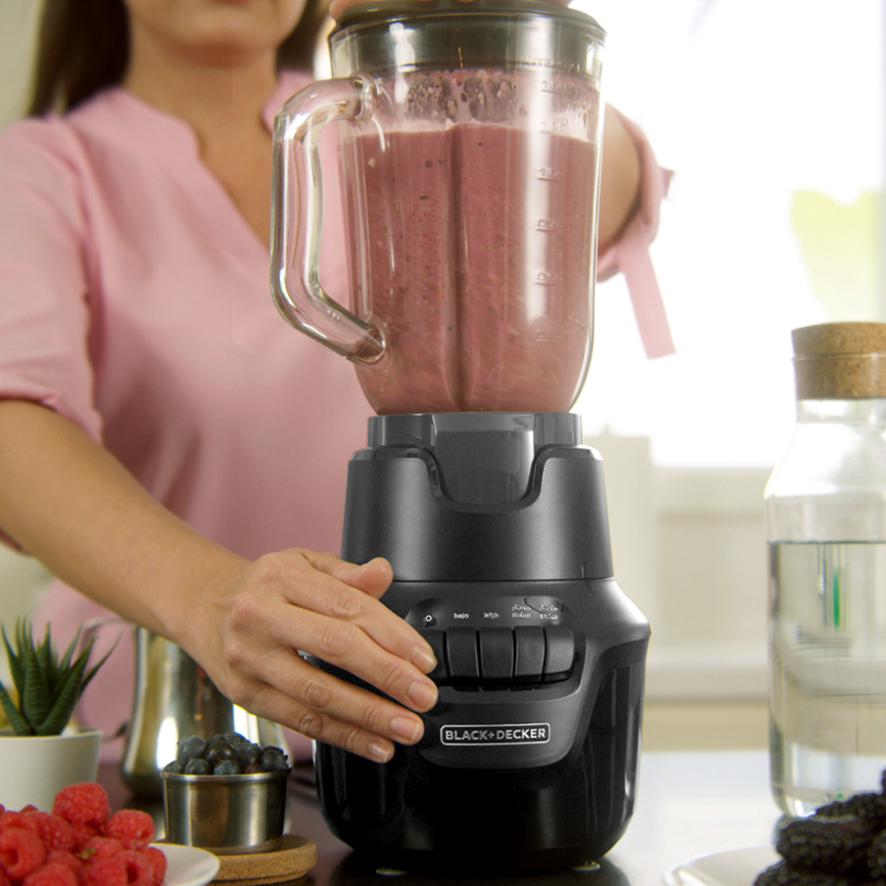 https://s7cdn.spectrumbrands.com/~/media/LatinAmerica/BlackAndDecker/Imagenes/Producto_High_Res/FoodPrep/Blenders/BL1600BGAR/BL1600BGLA_11.jpg