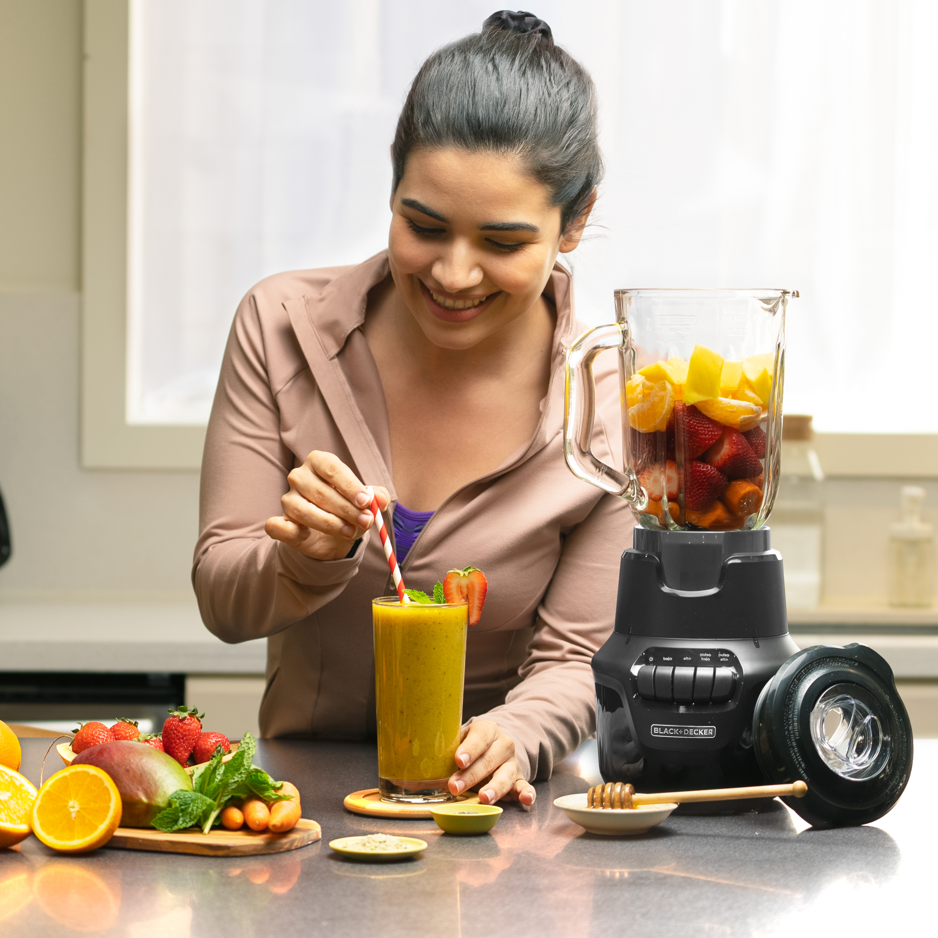 https://s7cdn.spectrumbrands.com/~/media/LatinAmerica/BlackAndDecker/Imagenes/Producto_High_Res/FoodPrep/Blenders/BL1600BGAR/BL1600BGLA_13.jpg