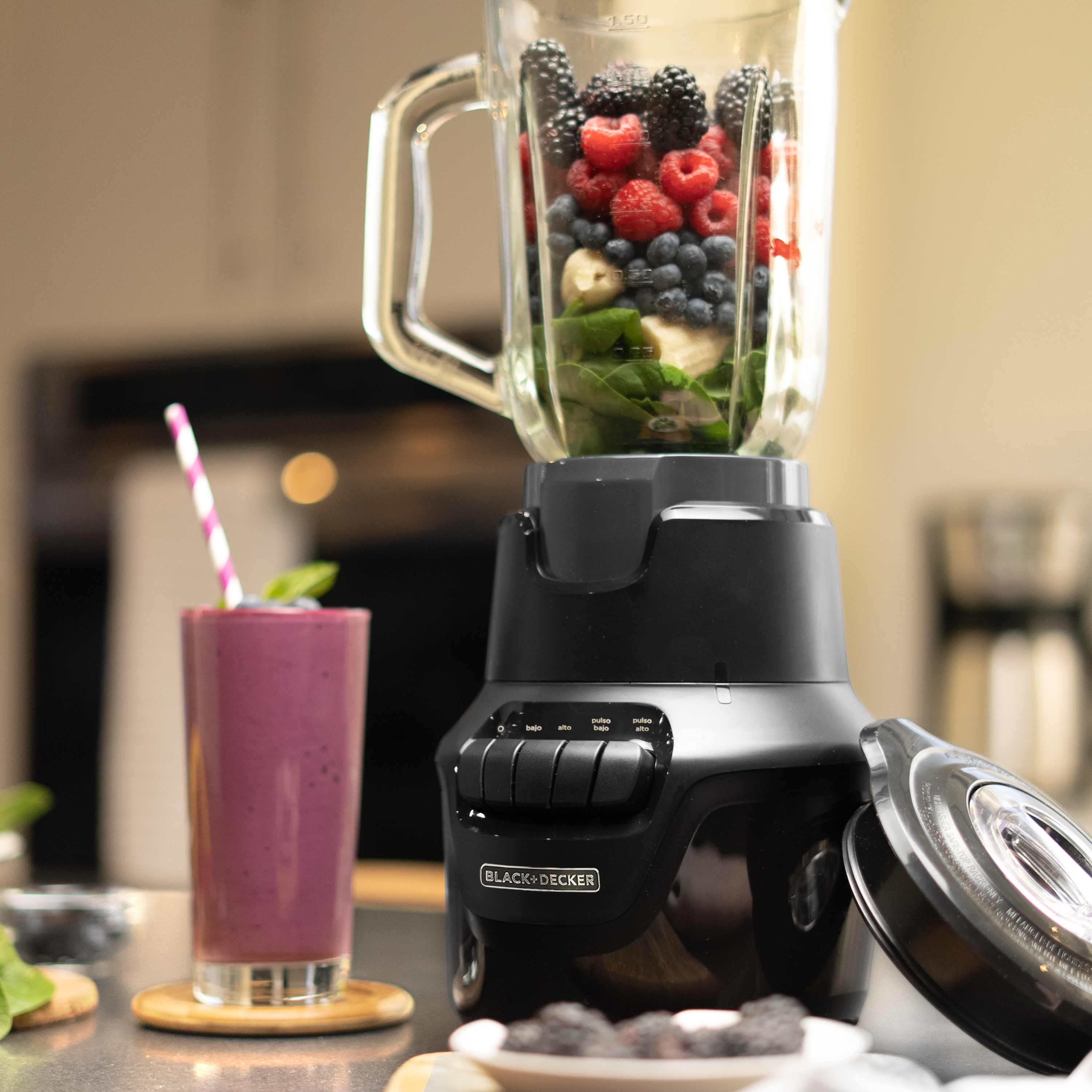 https://s7cdn.spectrumbrands.com/~/media/LatinAmerica/BlackAndDecker/Imagenes/Producto_High_Res/FoodPrep/Blenders/BL1600BGAR/BL1600BGLA_9.jpg