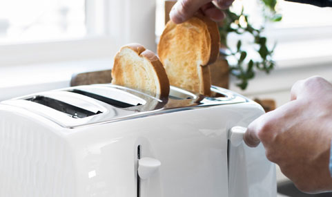 BLACK+DECKER Appliances - A hot breakfast at home is the perfect start to a  cold winter morning. Everyone in the family can get their favorites with  the Honeycomb™ 4-Slice Toaster. Shop Now