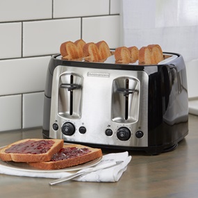  BLACK+DECKER TR1478BD 4-Slice Toaster, Black: Home & Kitchen