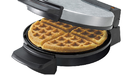 Applica WMB500 Black & Decker Belgian Waffle Maker: Waffle Makers & Waffle  Irons (050875510166-2)