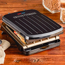 2-Serving Classic Plate Electric Indoor Grill And Panini Press with adjustable angle. Black with bronze plates - GRS040BZ