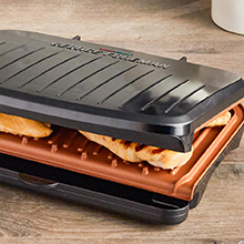 5-Serving Classic Plate Electric Indoor Grill and Panini Press with adjustable angle - GRS075BC
