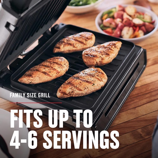 Family-sized grill fits up to 4-6 servings.