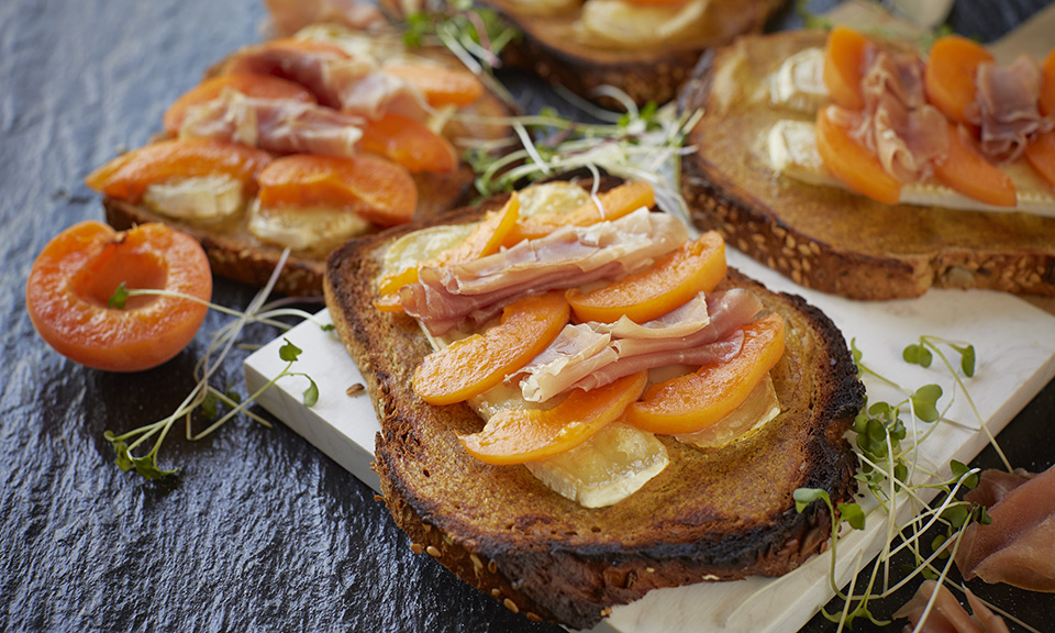 russell hobbs apricot prosciutto brie toast recipe